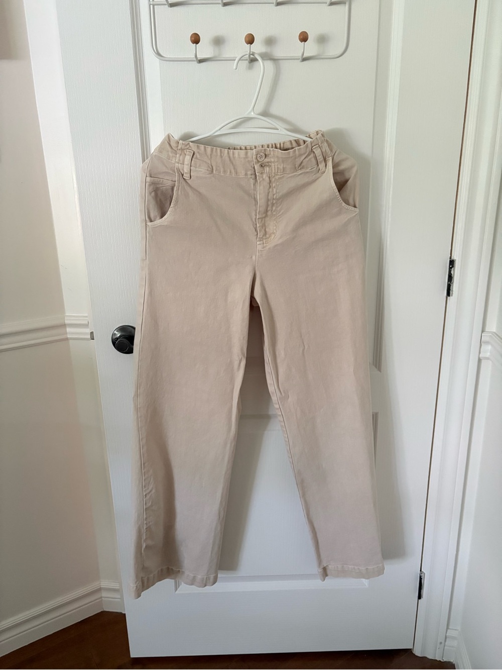 Beige Women's Straight-Leg Jeans